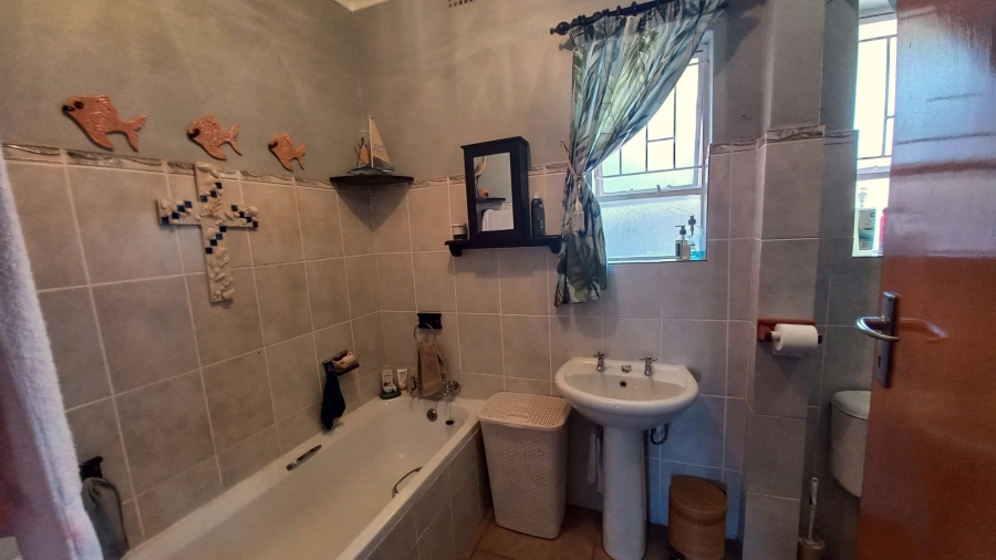 3 Bedroom Property for Sale in Vredenburg Western Cape